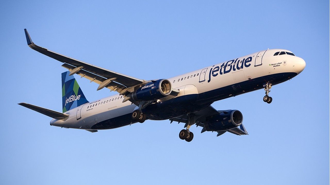 Featured image for “JetBlue and Utah STEM Action Center partner in ‘Fly Like a Girl’ event”
